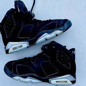 Kids Nike Jordan’s VI retro, size 4, Black with gray accent